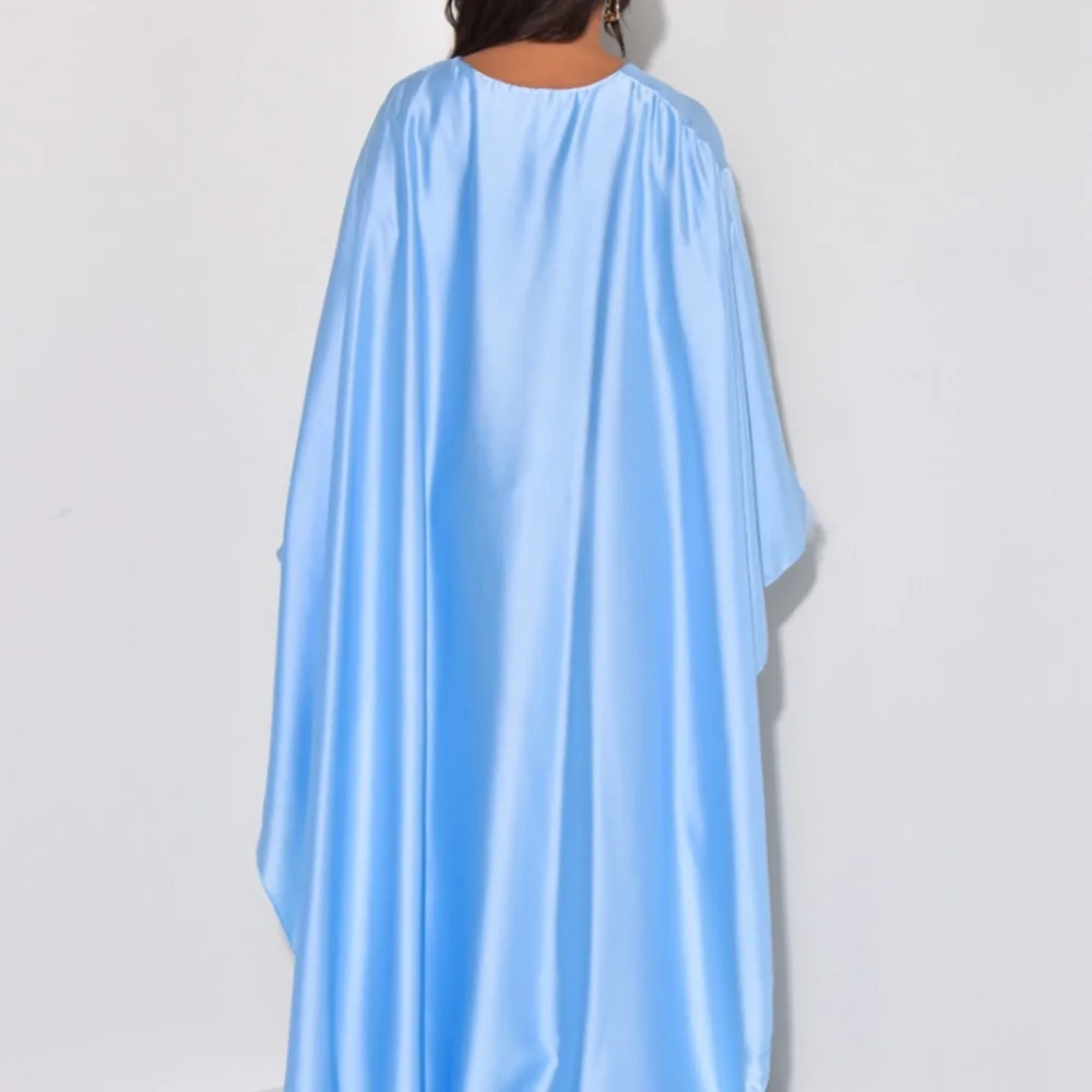 NWT LOOSE ABAYA SATIN CAPE DRESS TO TIE WITH SMALL FEATHERS ON THE SLEEVES - Picture 3 of 4